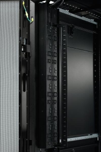 APC Rack PDU, Basic, ZeroU, 32A, 400V, (3x) C13 & (6x) C19, IEC 309 32A 3Fase stekker