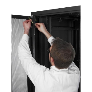 NetShelter SV 42U Enclosure