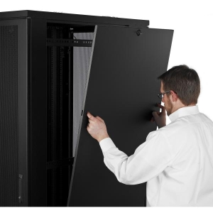 NetShelter SV 42U Enclosure