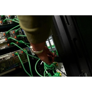 APC APDU10150SW - Switched, 0U, 32A, 230V, 20x C13/15 + 20x C13/15/19/21, IEC309 32A stekker