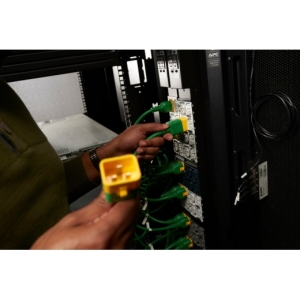 APC APDU10350SW - Switched, 0U, 32A, 400V, (24x)C13/15 + (24x)C13/15/19/21, IEC60309 32A 3Fase stekker