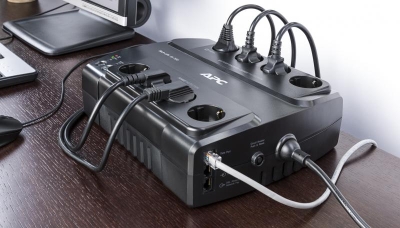 APC Back-UPS 550VA noodstroomvoeding 8x stopcontact, USB