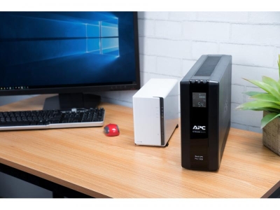 UPS Pro BR 1300VA 8 Outlets  AVR  LCD